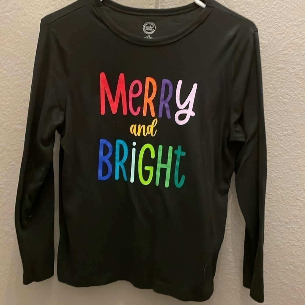 Merry and Bright Tee❤️🎄🎅🏻🖤